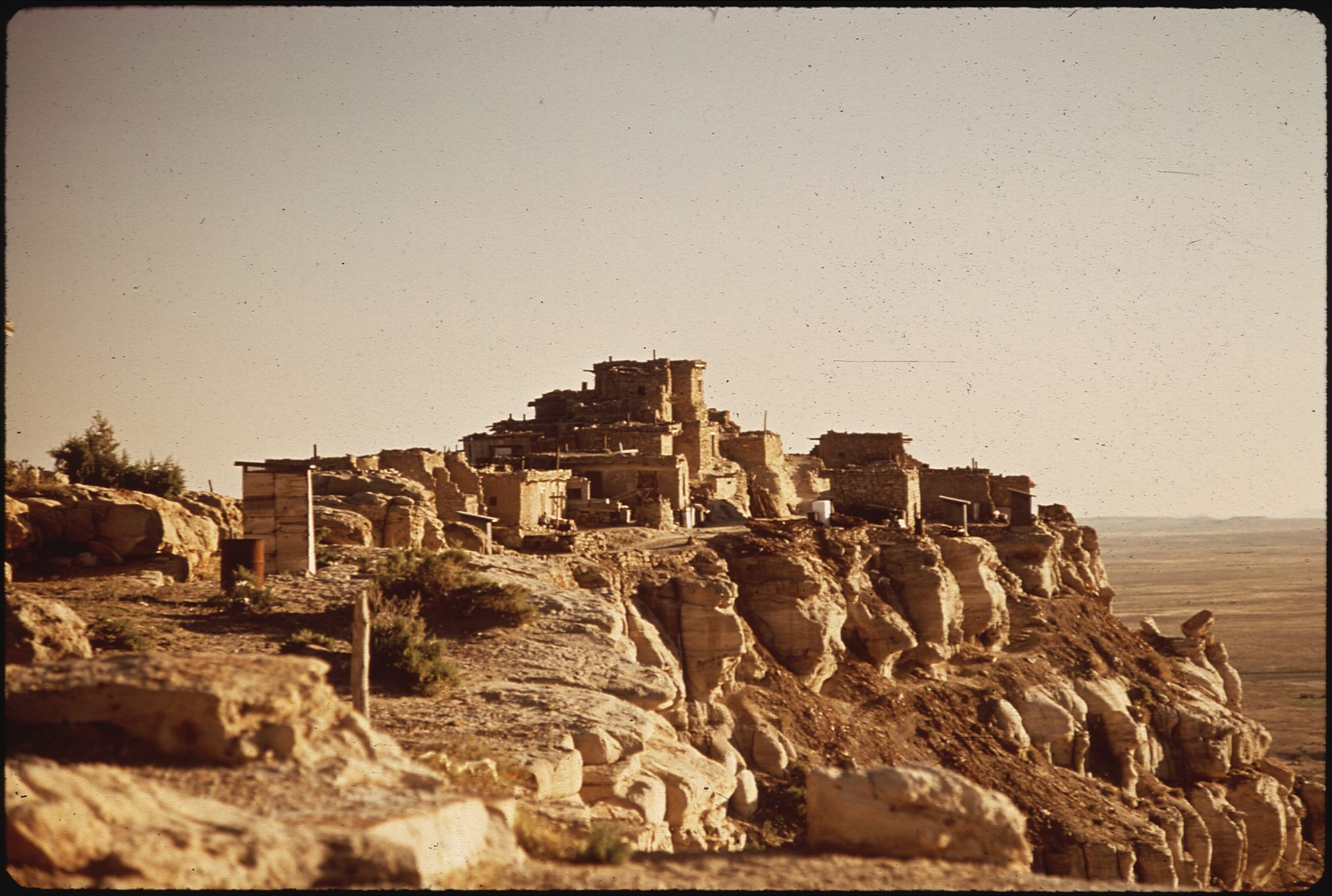 Historic view of a Hopi village atop First Mesa, northeastern Arizona (U.S. National Archives, EPA DOCUMERICA Project)